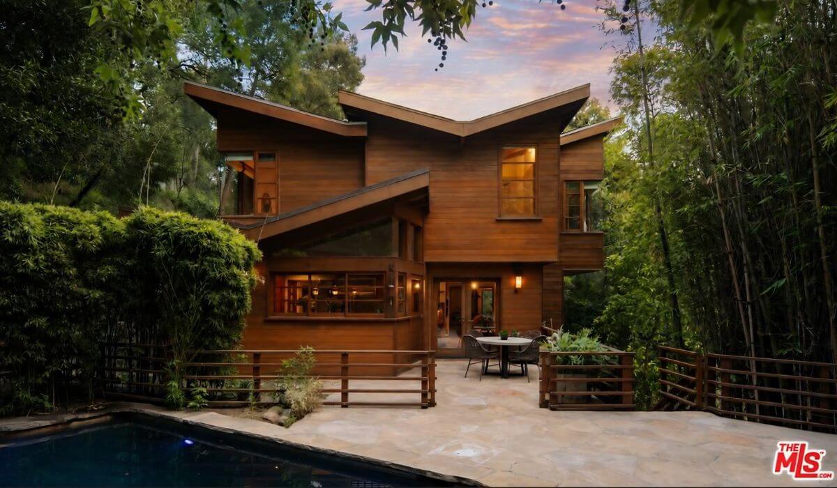 2424 Nichols Canyon Rd
