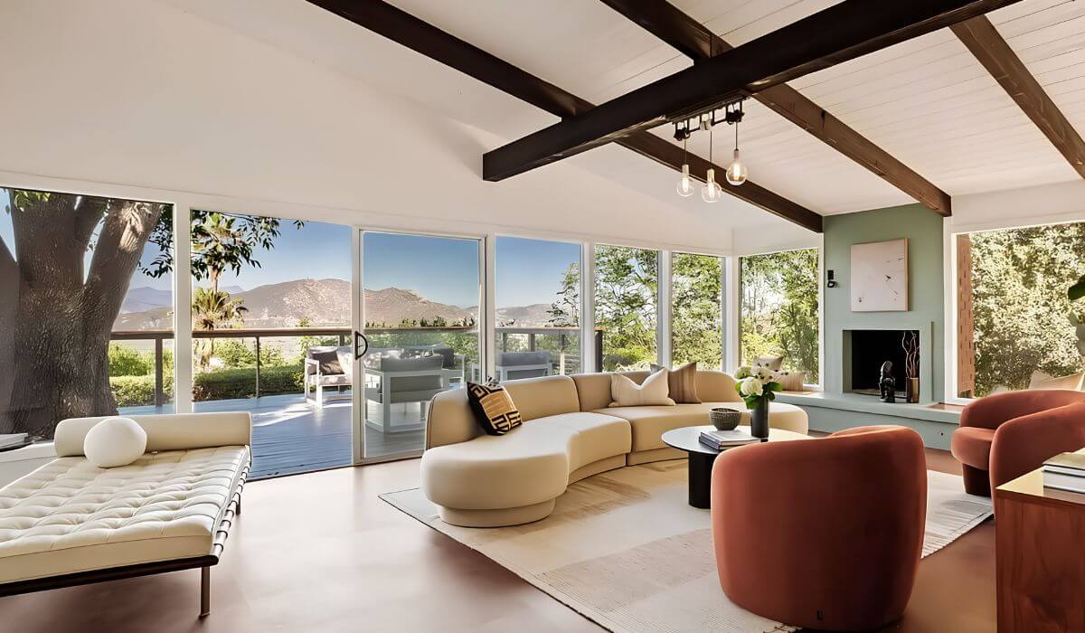 7523 Mulholland Dr